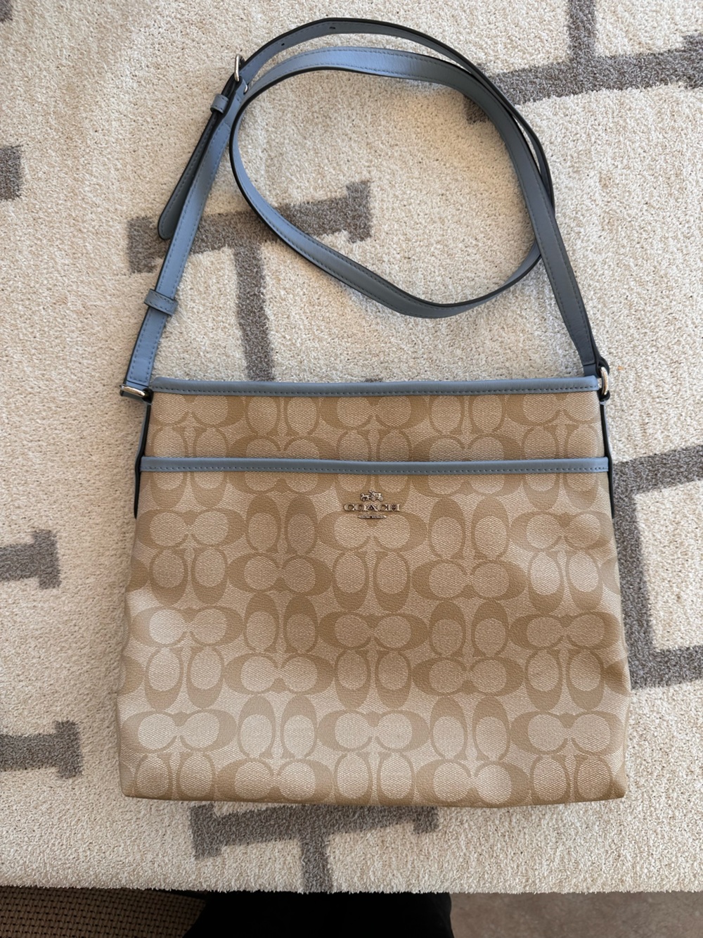 Gorgeous coach with blue trim